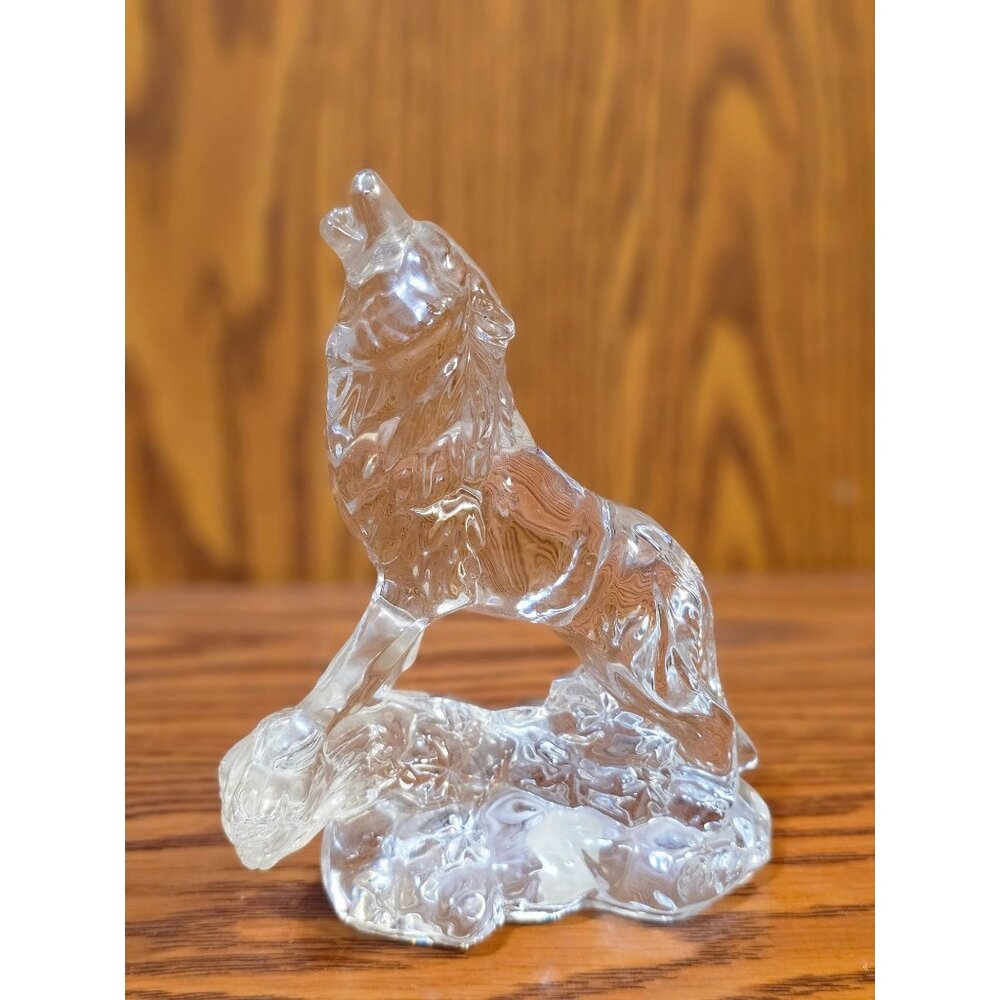 Princess House Wonders of the Wild Howling Wolf Crystal Sculpture